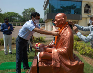 कलेक्ट्रेरेट परिसर में गांधी जी एवं शास्त्री जी की जयंती मनाई गई…