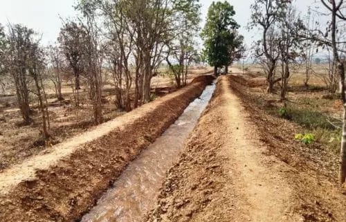 किसानों के चेहरों पर आई मुस्कुराहट, खेतों तक पहुंचा महीडबरा जलाशय का पानी